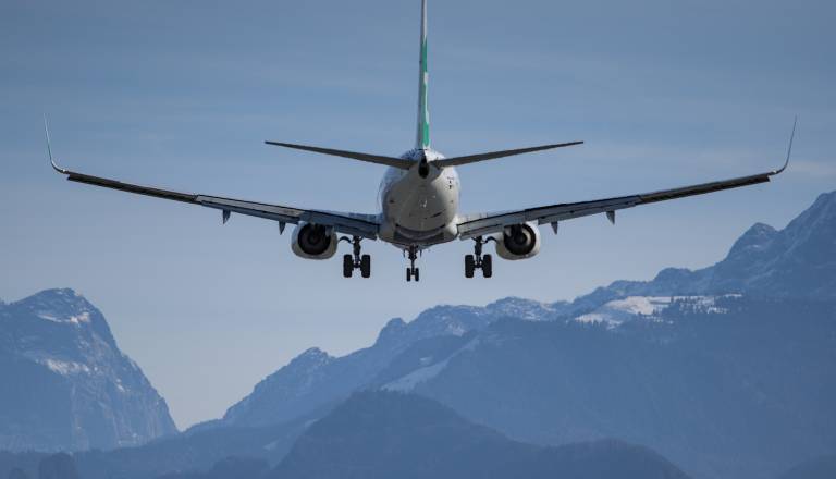 Nova pobuda zaradi varnosti planincev: Bodo morala letala nad Triglavom leteti višje?