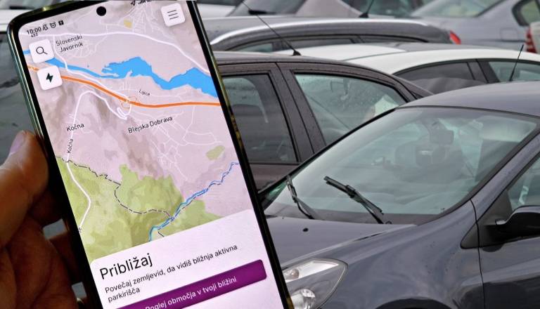 Na Blejski Dobravi brez urnega parkiranja: Po 90 minutah sledi dnevna tarifa - 5 evrov
