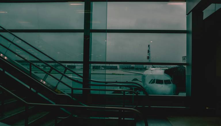 Letalo s Slovenci čaka v Jordaniji, polet proti Sloveniji zamaknjen