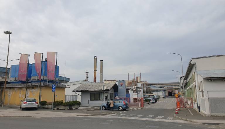 Kriminalistična preiskava tudi zaradi prodaje MLM: 17 osumljenih, med njimi vplivna imena