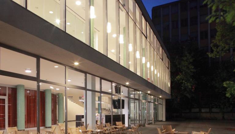 Kino Šiška dobil status zavoda v javnem interesu, država mu namenja 84.000 evrov