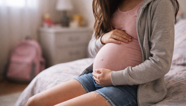 Razkrivamo: Koliko mladoletnih nosečnic vsako leto obravnava dolenjski CSD?