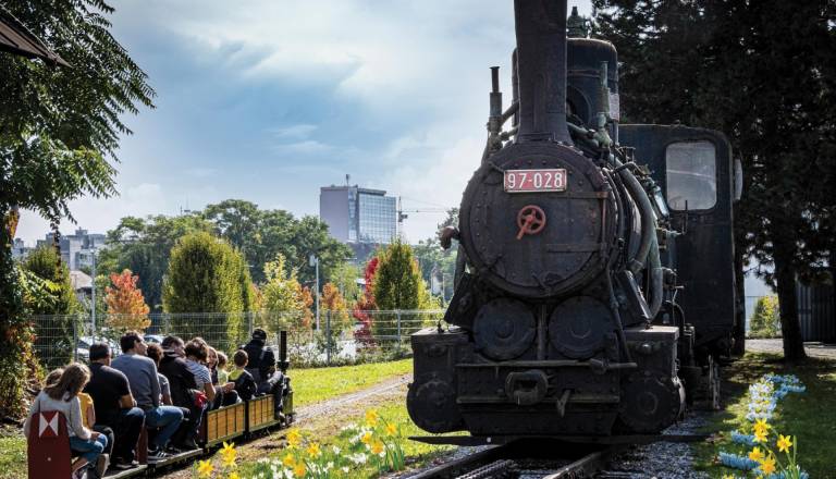 V soboto se lahko v Železniškem muzeju zapeljete z vrtno železnico