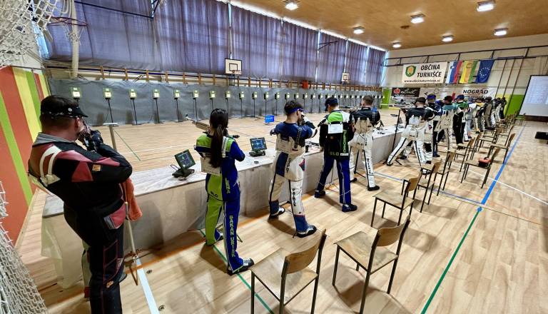 FOTO: Turnišče gostilo strelce iz štirih držav, zmagovalca Urška Kuharič in Gal Potrč
