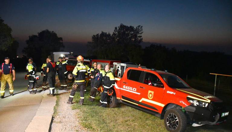V Mariboru zagorela vrtna lopa, med požarom eksplodirala plinska jeklenka