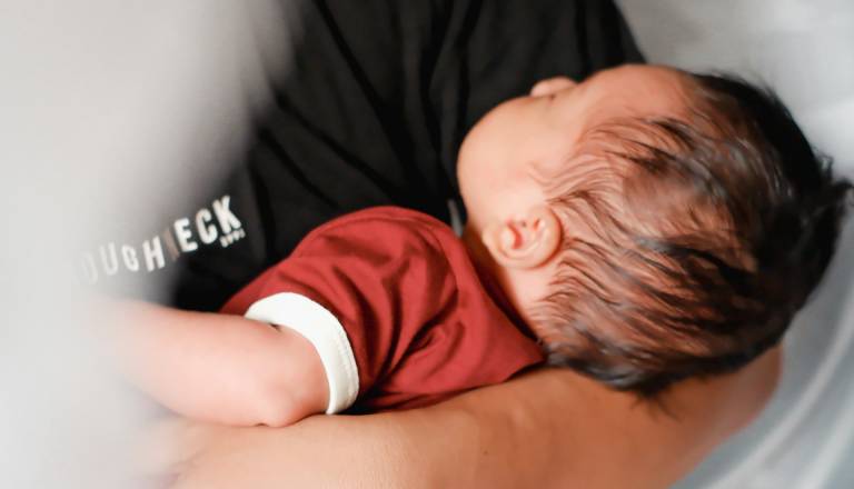 Slovenski starši pri izbiri imen vse bolj drzni. To so najbolj nenavadna imena