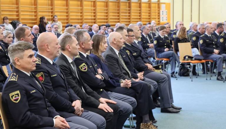 Štajerska policista prejela medaljo za požrtvovalnost: Moškega ustavila pred skokom v Dravo