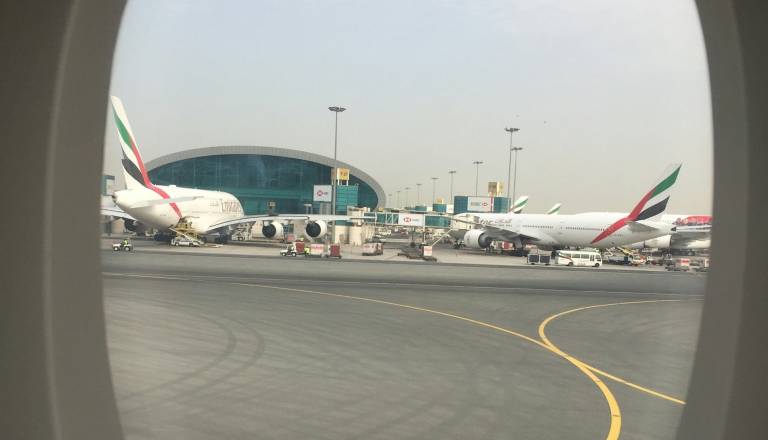 Napetosti na Bližnjem vzhodu: Letališče v Dubaju začasno prekinilo delovanje