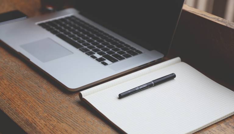 Delovna mesta na Dolenjskem: Iščejo hišnika, prodajalca in vodjo računovodstva