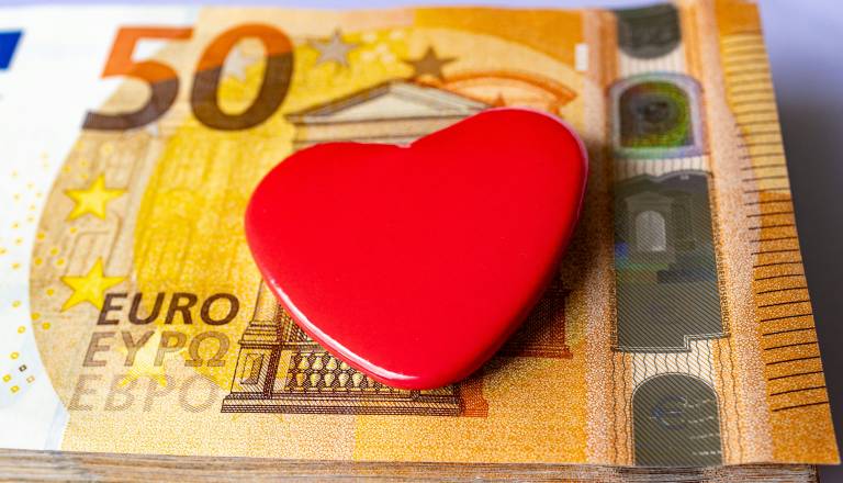 Astro napoved: današnji dan lahko spremeni vašo ljubezen in denarne tokove