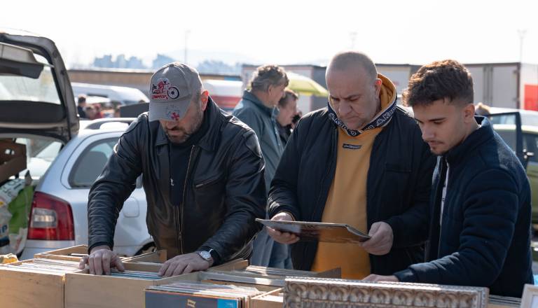 FOTO in VIDEO: Na ljubljanskem bolšjem sejmu udejanjili prve velike spremembe. Zanimanje je naredilo svoje
