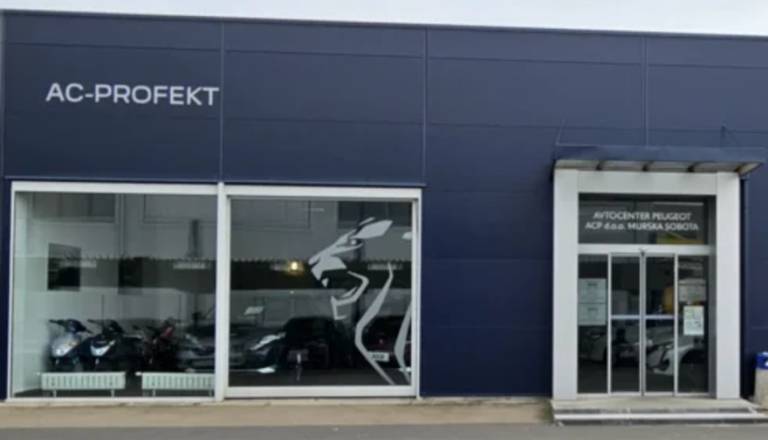 Delo dobi Prodajni svetovalec v salonu vozil (m/ž)