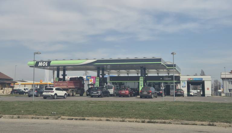 Na nekaterih bencinskih servisih v Pomurju zmanjkalo goriva. Kje še lahko tankate?