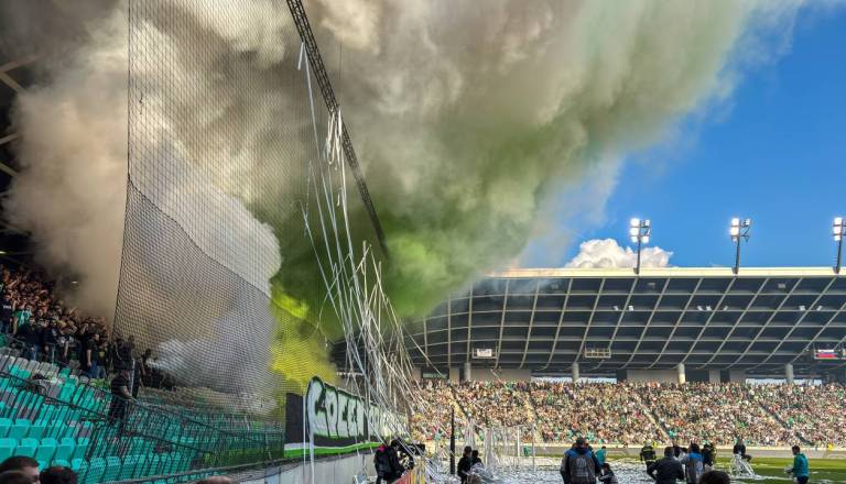 FOTO: Večni derbi Maribora in Olimpije brez zadetkov, a z nenavadno kuliso na tribunah