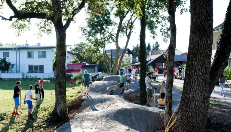 Imate idejo za svojo sosesko? Mestna občina Ljubljana vam zanjo ponuja do 800 evrov 