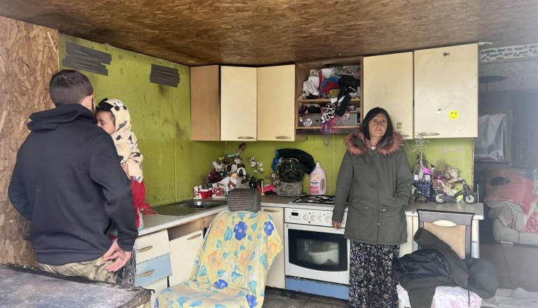 Romski predstavniki z Dolenjske: »Če vzameš socialno pomoč, ljudem vzameš preživetje«