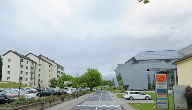 Popolnoma se je zaprl odsek Šegove ulice, tak je obvoz