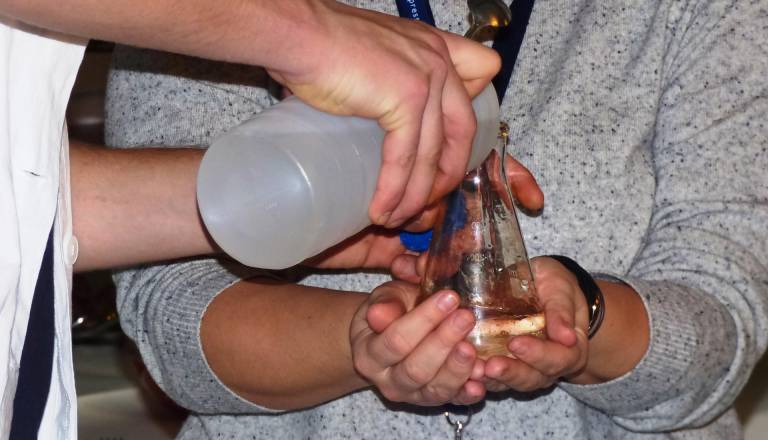 Ljubljančan delal poskuse, sledila eksplozija in požar 