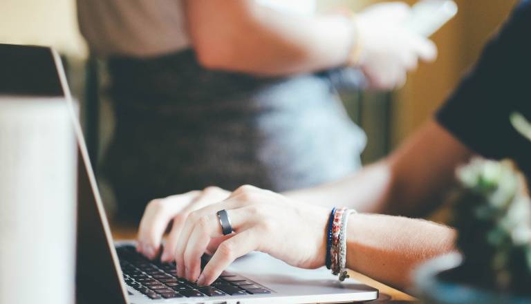 Mariborčanka nasedla spletni povezavi, toliko jo je stalo