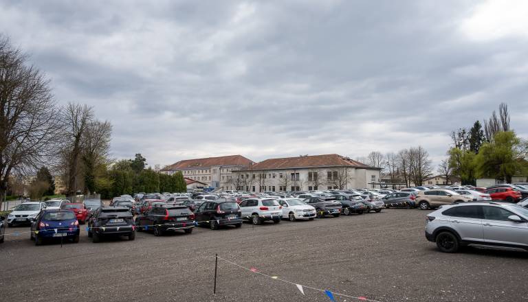 FOTO: Koliko novih parkirnih mest pri ptujski bolnišnici za 30 tisočakov?