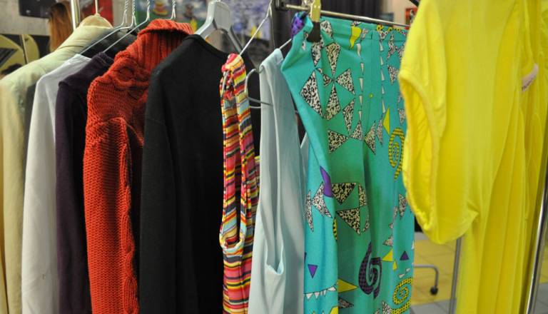 Osveži omaro brez stroškov: na Ptuj prihaja pomladna izmenjava oblačil