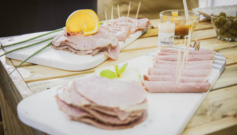 Pazite, kaj kupujete! Ta prekajeni svinjski vrat odpoklican zaradi kemičnih tveganj