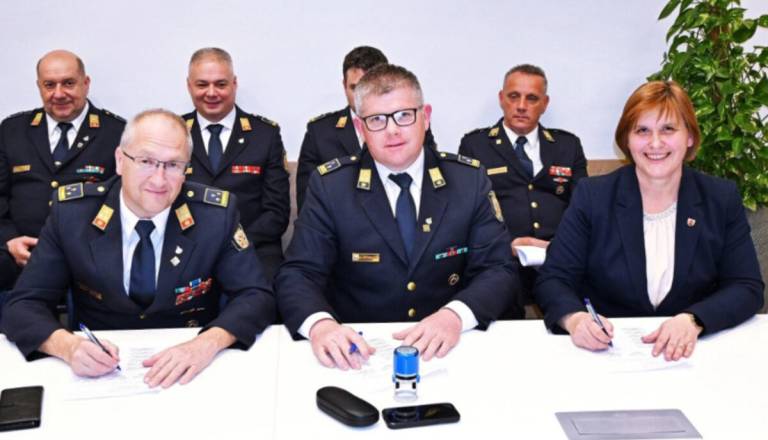 Za aneks k pogodbi z gasilci več kot 350 tisoč evrov