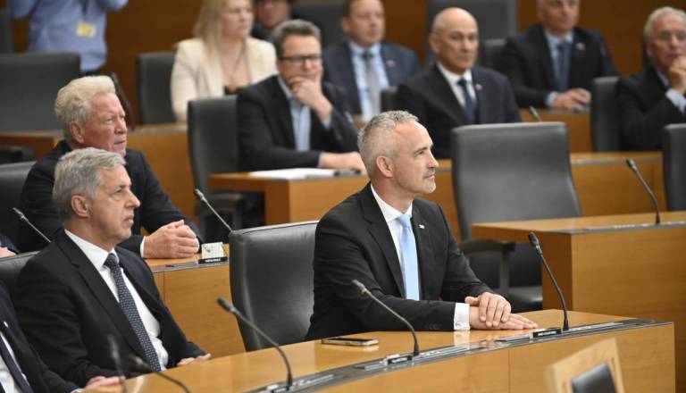 FOTO: Poslanci danes odločajo o predsedniku, resen kandidat tudi v Ribnici izvoljeni Cigler Kralj