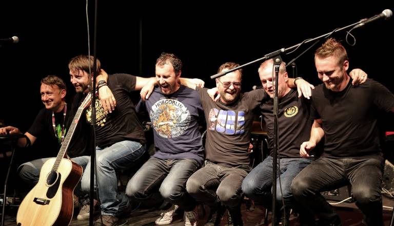 Mi2 bodo nocoj v Cankarjevem domu nastopili v razširjeni akustični izvedbi