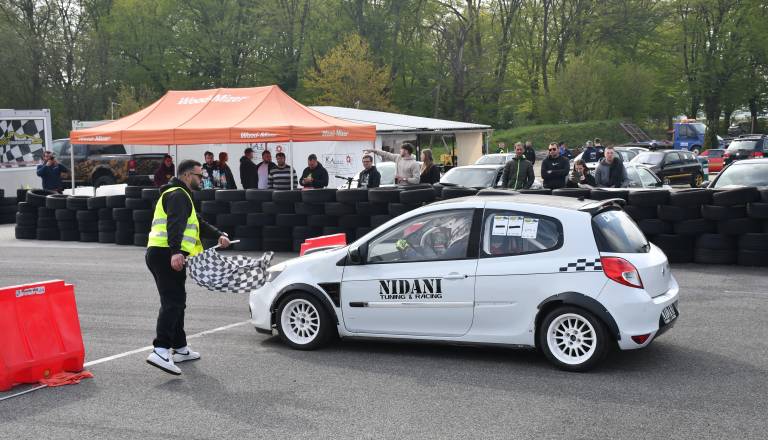 FOTO in VIDEO: Avtomobilski spektakel v Lendavi, dirkači že na progi