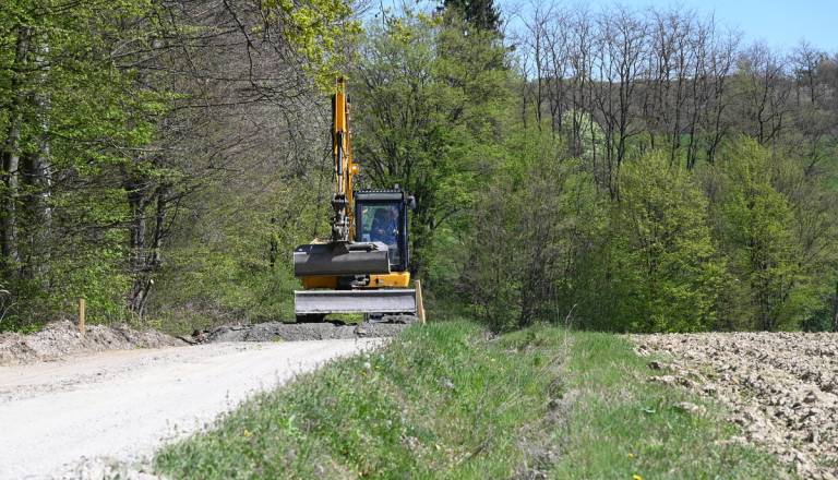 Začela se je modernizacija javne poti v Krčevini