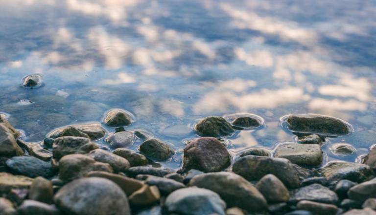 Tragičen konec iskanja, pogrešano osebo našli mrtvo v reki