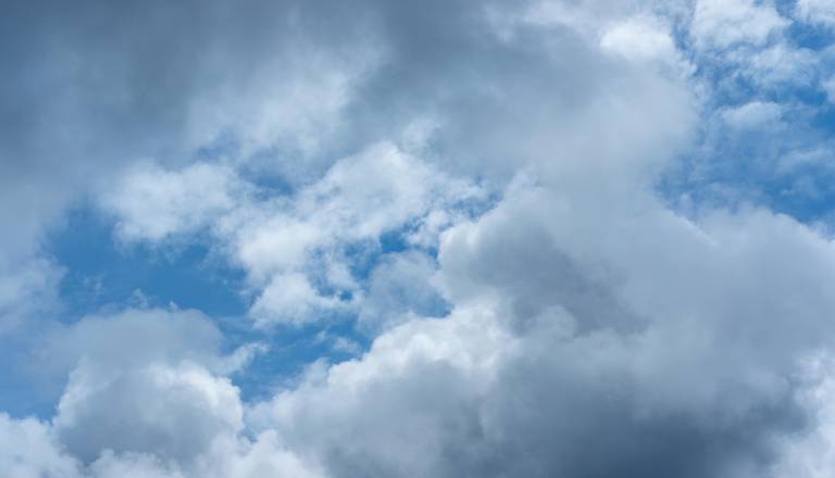 Sonce se poslavlja, prihajajo oblaki in dež