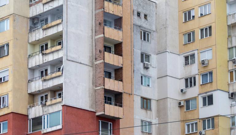 Grozljivka pri južnih sosedih: Po skoku z bloka razkrit še drugi zločin