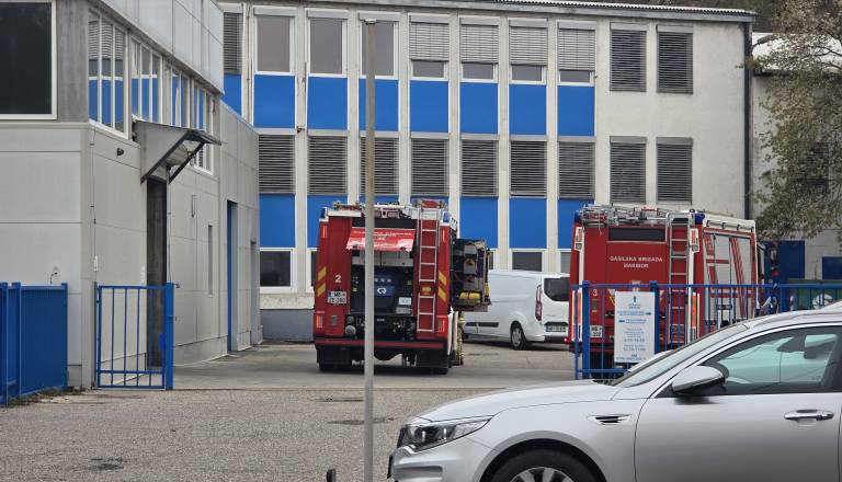 V Melju zagorelo v industrijskem objektu, posredovali gasilci