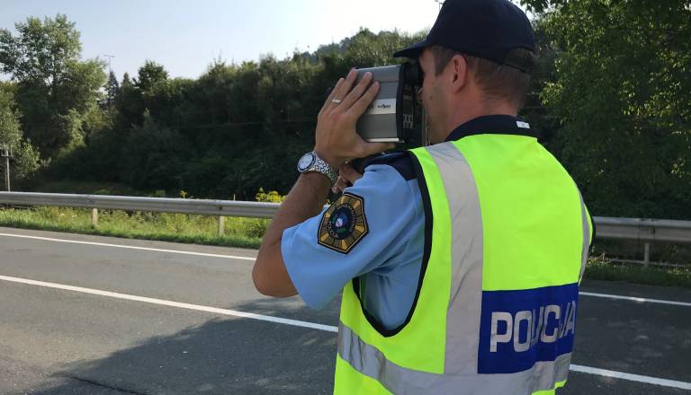 Pozor! Policija začenja poostren nadzor hitrosti, v sredo sledi maraton