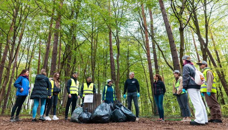Skoraj 1000 ljudi čistilo Maribor, zbrali več kot sedem ton odpadkov