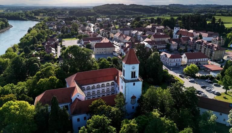 Ormož in Središče ob Dravi med prejemniki milijonov za obnovo javne infrastrukture