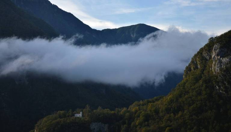 Napeta iskalna akcija: 14-letni pohodnik zašel, zaradi prazne baterije telefona ga niso mogli priklicati
