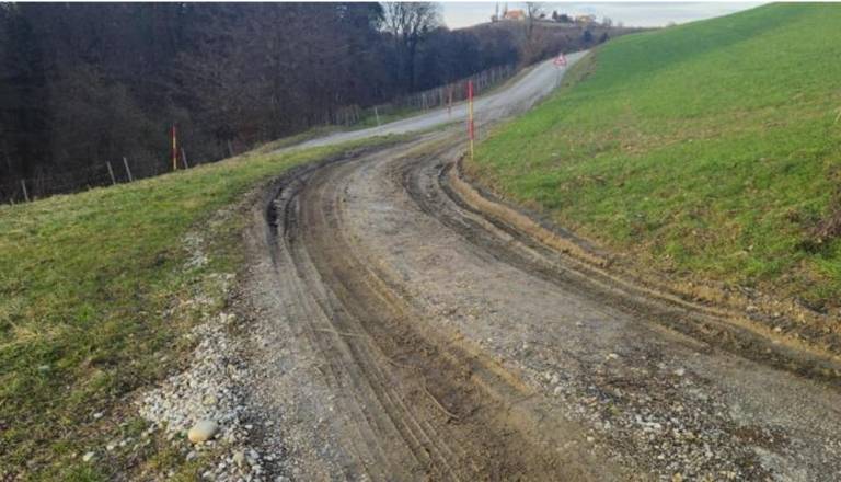 Zaradi nevarne ceste na Ptuju pobuda za takojšnjo sanacijo, izvedba pa ni možna