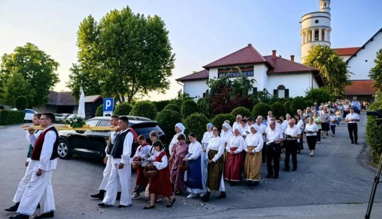 Pomembno priznanje: Telovska procesija v Bogojini uradno del nesnovne kulturne dediščine
