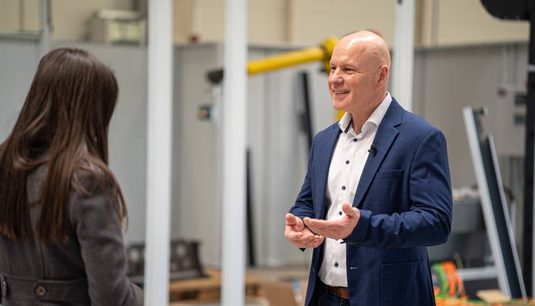 »Vse, kar smo imeli takrat, je bil milni mehurček.« Direktor in solastnik VIRS o začetkih in viziji tehnološkega podjetja