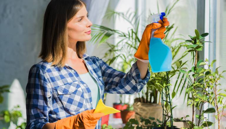 Čas je za »spomladansko čiščenje« – preverite, kaj morate spustiti pred jutrišnjim mlajem