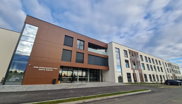 Za ureditev okolice enote Žabjak izbran izvajalec iz Destrnika