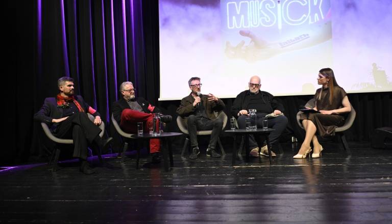 FOTO in VIDEO: Laibach v Cukrarni razkril novi album Musick, ki obračuna z umetno inteligenco in pop kulturo