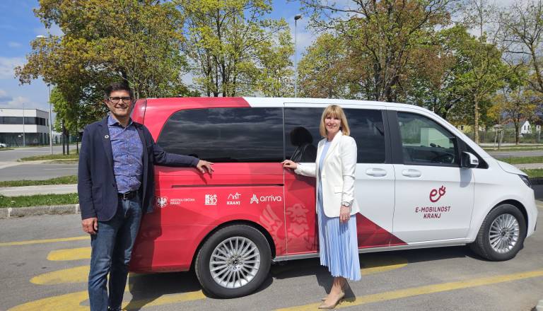 V Kranju v promet prihajata dva nova električna kombija