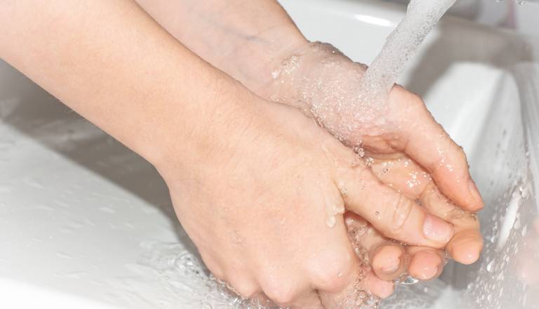 V Železnikih predlagajo višje cene vode in odpadnih voda, a ostajajo pod Cerknim