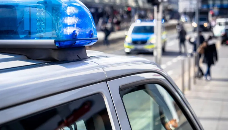 Evakuirali tri nakupovalne centre zaradi groženj z bombami