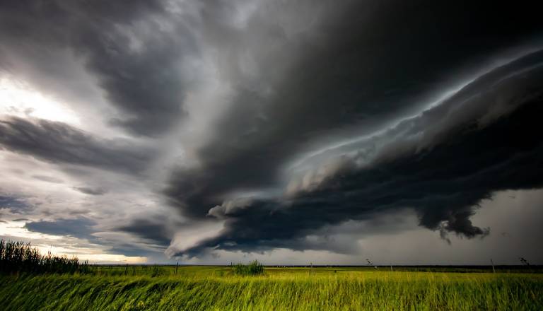 Sončno in toplo, nato preobrat in nevihte