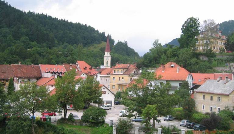 Oster zapis o Tržiču dvignil prah: »Turist pride enkrat in nikoli več«